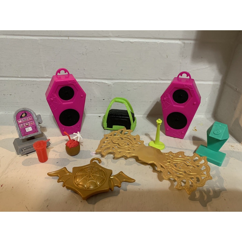Monster High Doll Accessories  Lot Of 10 Pieces‎
